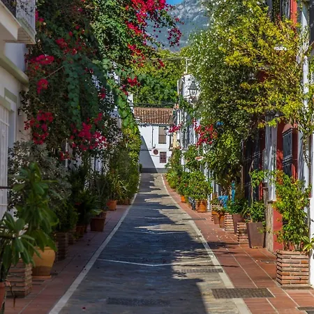 Seis Lunas Pa, Old Town