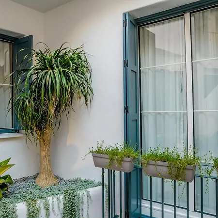 Seis Lunas Pa Apartman *